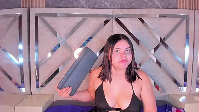 Samanta__rouse live cam on StripChat