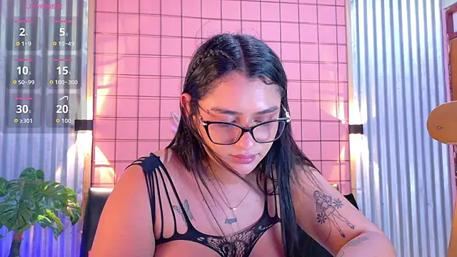 mensia_hernandz Live Web Cam Show