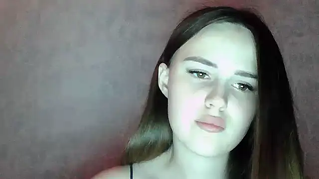 SweetLoraa live cam on StripChat