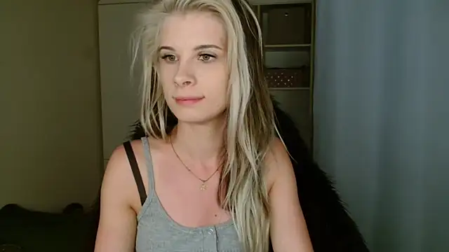 KristineGlow webcam