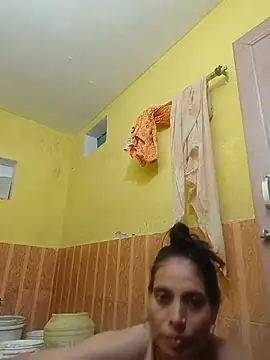 Sexy-Suhani2