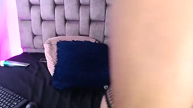 Stephanie69ryanhot Live Web Cam Show
