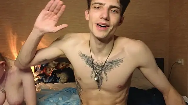 EmiliaCouple Live Web Cam Show