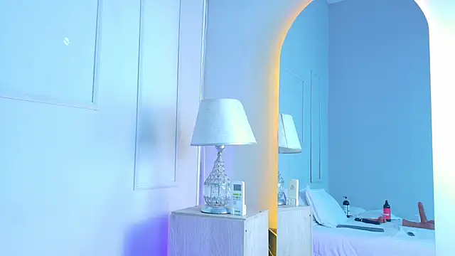 VioletBloomm Live Web Cam Show