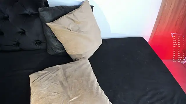 AmelyaMann webcam
