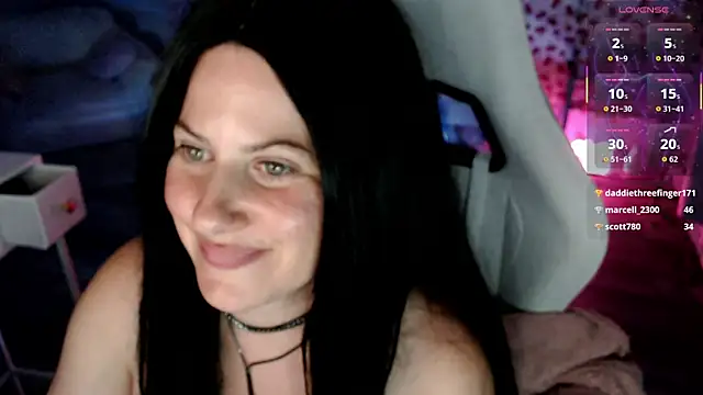BellaStar84 live cam on StripChat