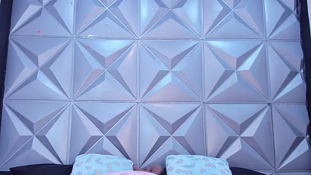 BustyGlow webcam