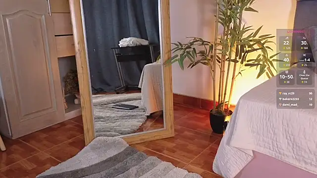 SweetiePie_3 live cam on StripChat