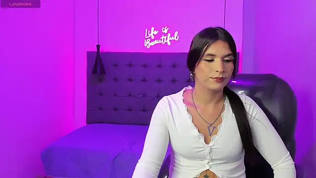 CryBabyVelvet webcam