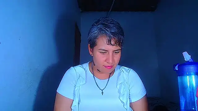 Yessi_rousse webcam