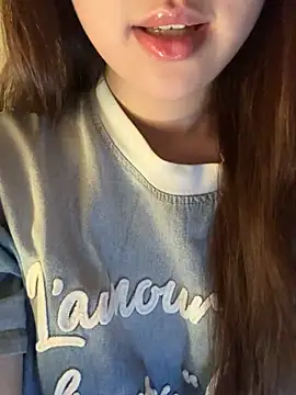 Uyennii02 webcam