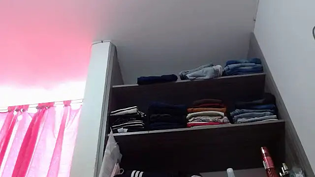 nicolle_milf1978 webcam