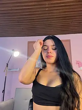 LunaMoore_Pink live cam on StripChat