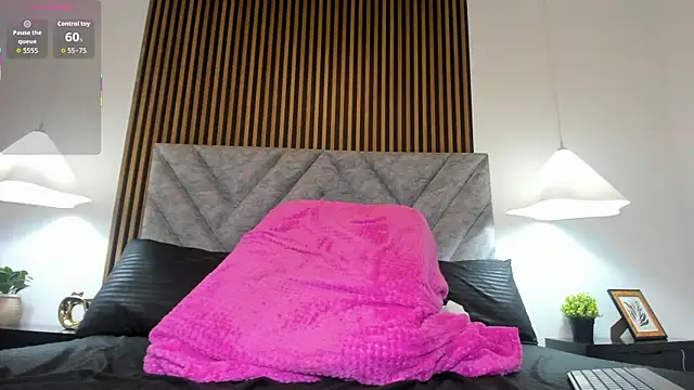 Kendra-Rousee live cam on StripChat