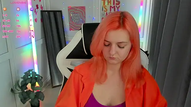 NightLeaf live cam on StripChat