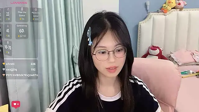 Luna-666 live cam on StripChat