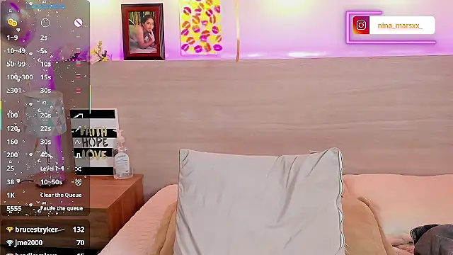 Nina-Mars live cam on StripChat