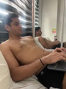 Pele-de-gato live cam on StripChat