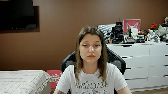 SoniNesti live cam on StripChat