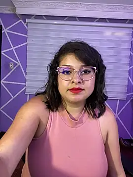 MiiaaJoness webcam