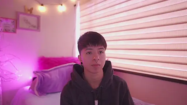 tommy_blue - Tommy_blue's free webcam - UK Sex Cams