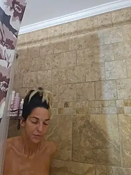 lil_jiggly - Lil_jiggly's free webcam - UK Sex Cams