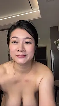 mo-mo-69 Live Web Cam Show