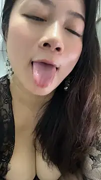 mo-mo-69 webcam