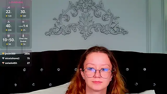 AmelieViolet webcam
