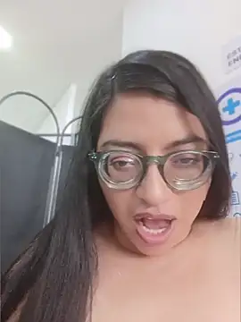 SOFI__10 live cam on StripChat