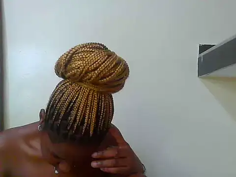 Hot_cakee live cam on StripChat