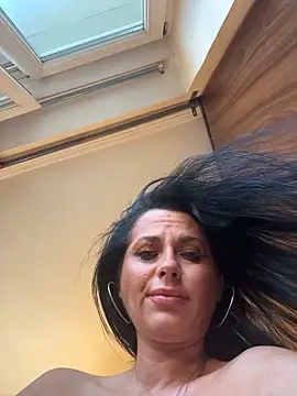 Hotmomcheckk_