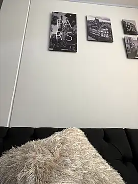 pretty__milf - Pretty__Milf's free webcam - UK Sex Cams