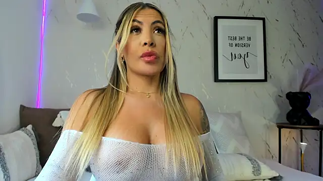Sara_Milleess live cam on StripChat