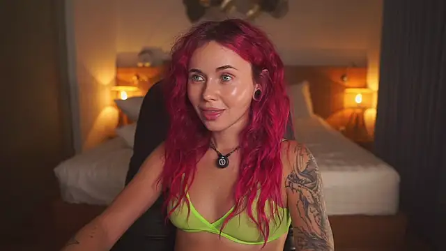 Sarah_Pink