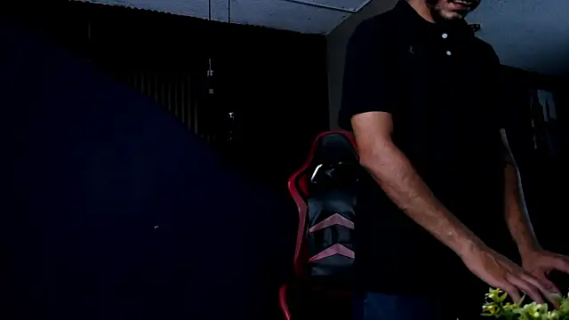 Boss_Domiinator webcam