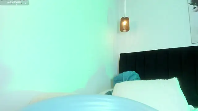 dolly_zoe webcam