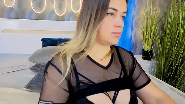 JuicyMillena webcam