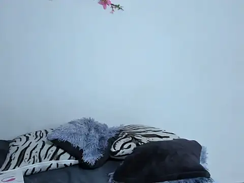 Conie_Squirtt webcam