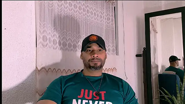 musclehetero live cam on StripChat