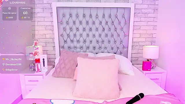 AriRose live cam on StripChat