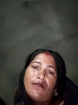 Pinki_hut live cam on StripChat