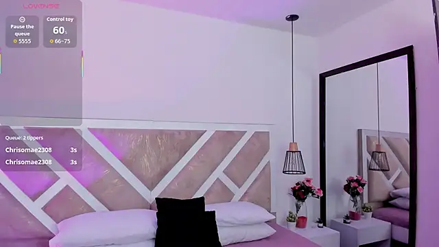 ZiaCalifa webcam