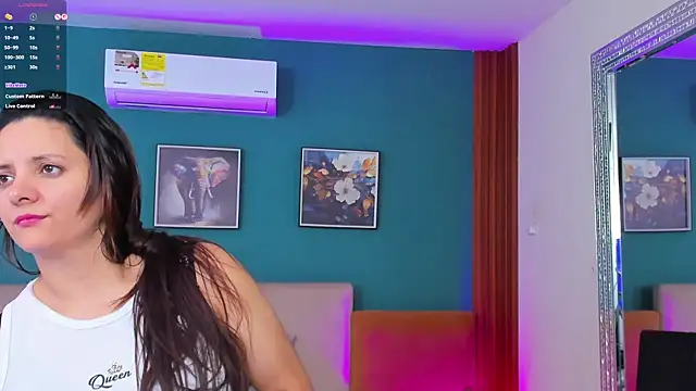 gaby_flow live cam on StripChat