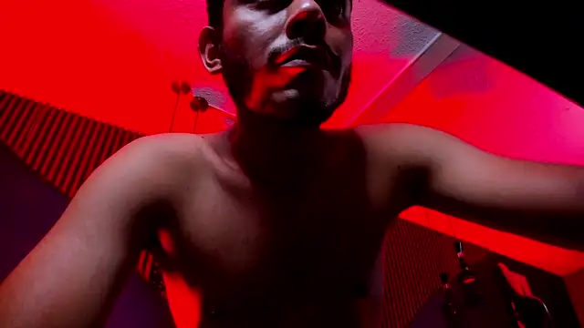Boss_Domiinator webcam