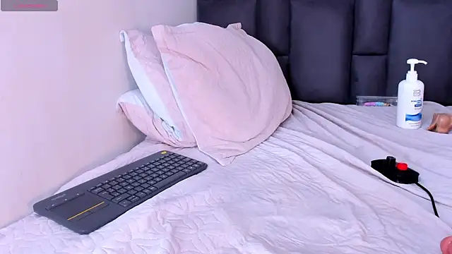 maddy__howard webcam