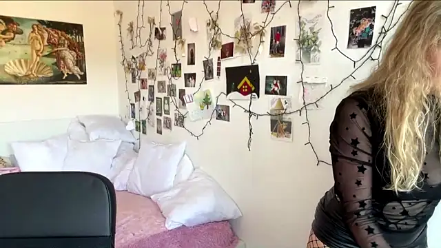 DaliaAttkisson webcam