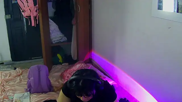 soysara15 live cam on StripChat