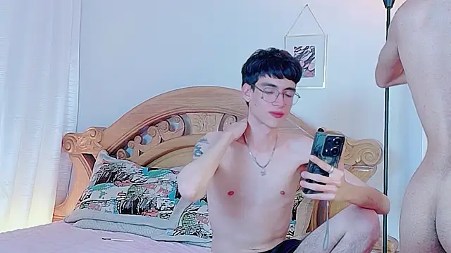 Bay_freedo live cam on StripChat