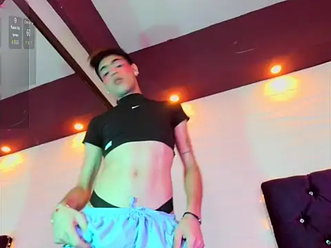 Nicolass_23 webcam